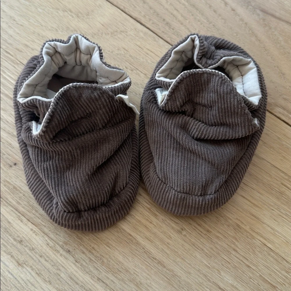 Pehr corduroy booties. Brown/portobello color. Size 6-12 month.